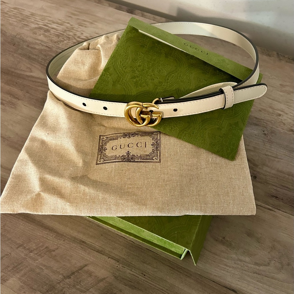 Gucci Marmont Ivory Leather Belt with Gold GG Buckle - Picture 2 of 4